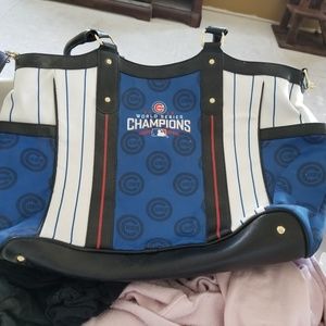 Cubs purse